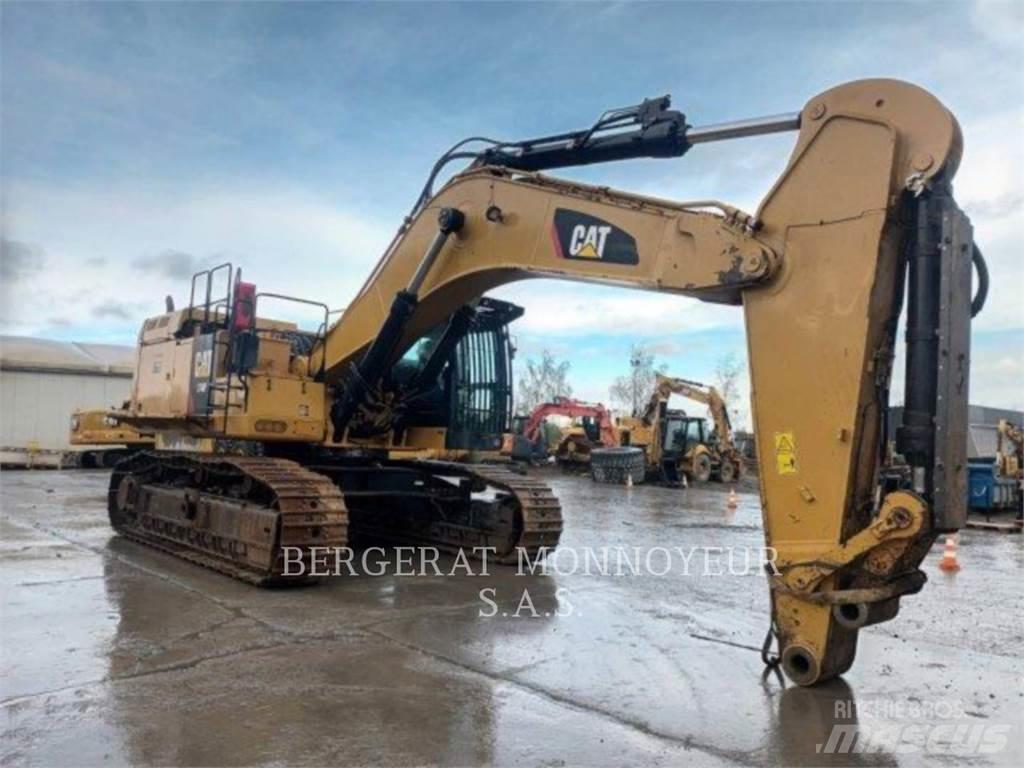 CAT 374F حفارات زحافة