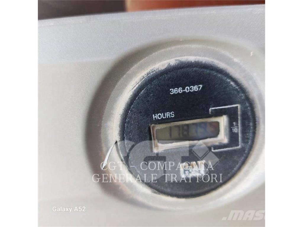 CAT 374F حفارات زحافة