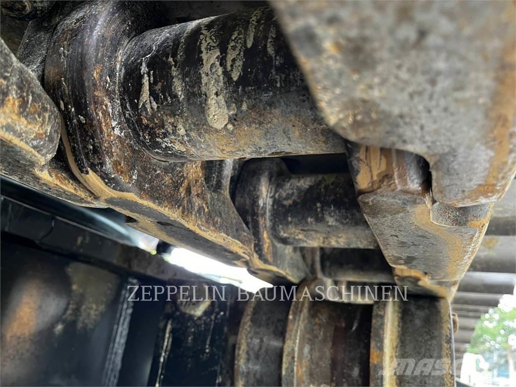 CAT 374FL حفارات زحافة