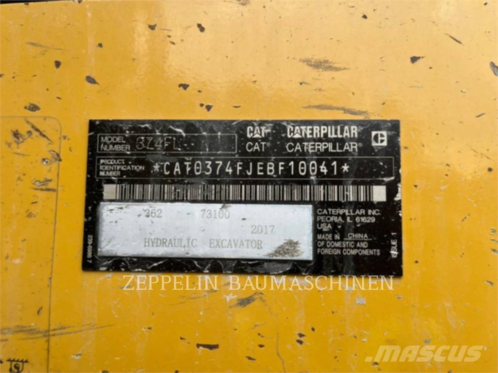 CAT 374FL حفارات زحافة