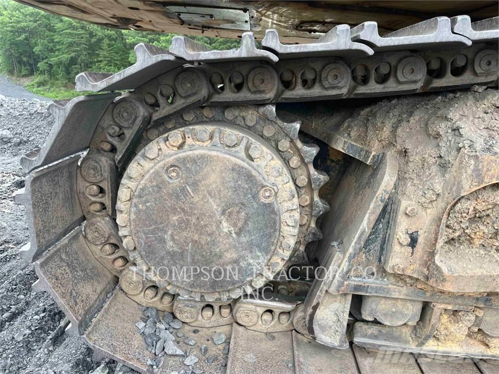 CAT 390FL حفارات زحافة
