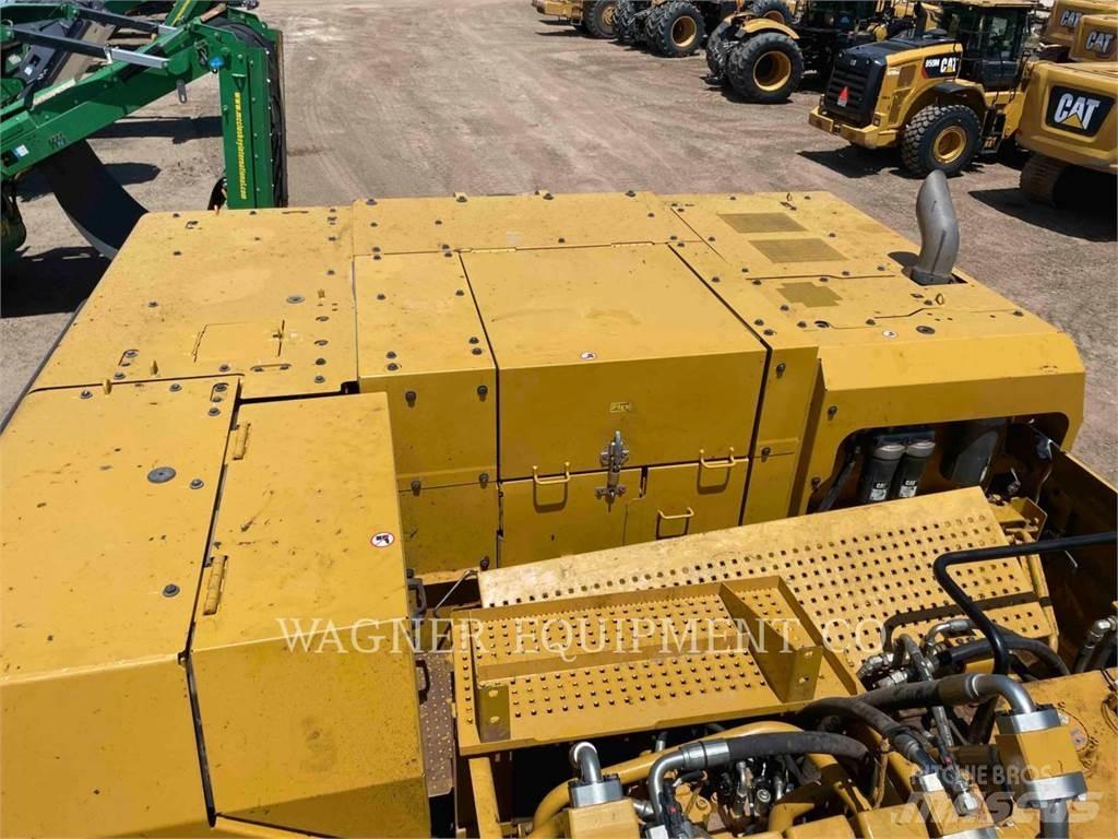 CAT 395 حفارات زحافة
