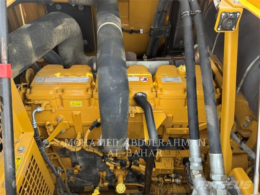 CAT 395 حفارات زحافة