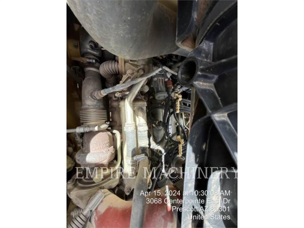 CAT 415F2 4EOP لوادر ذات جرافات عكسية