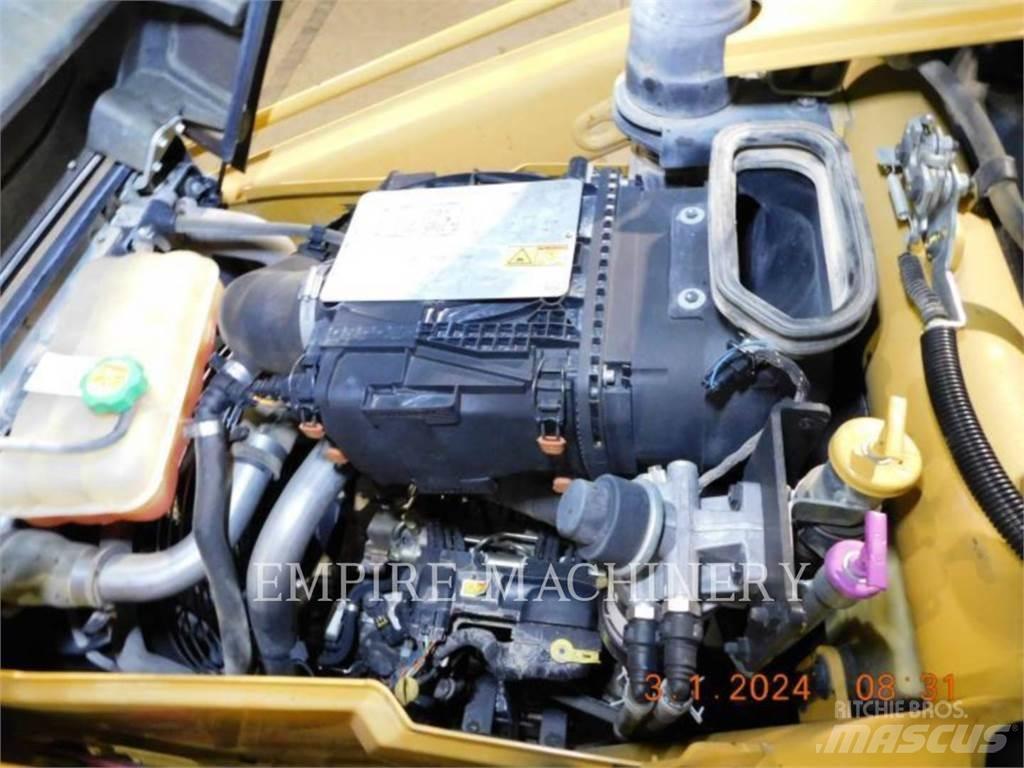 CAT 415F2 4EOP لوادر ذات جرافات عكسية