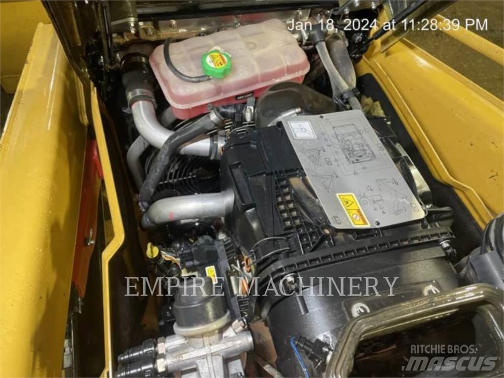 CAT 415F2 IL لوادر بعجل