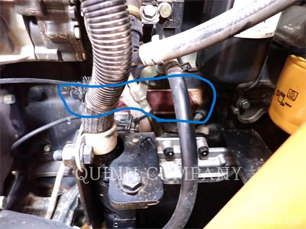 CAT 415F2 IL لوادر ذات جرافات عكسية