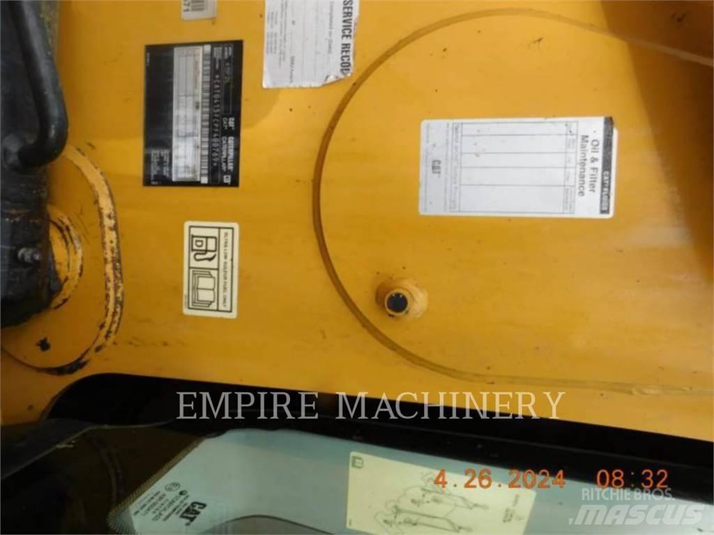 CAT 415F2 IL لوادر بعجل