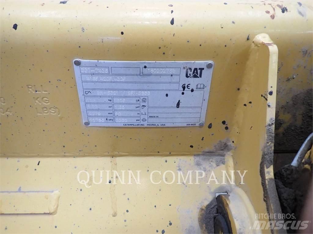 CAT 415F2IL لوادر ذات جرافات عكسية