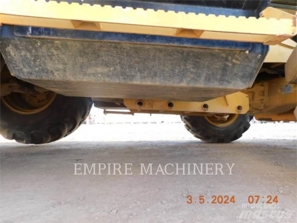 CAT 416F2 4EO لوادر ذات جرافات عكسية