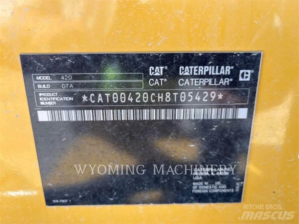 CAT 420 لوادر ذات جرافات عكسية