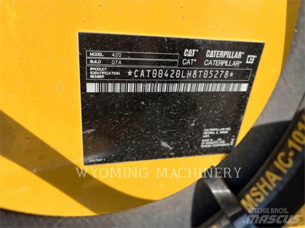 CAT 420 لوادر ذات جرافات عكسية