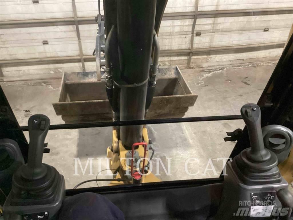 CAT 420 لوادر ذات جرافات عكسية