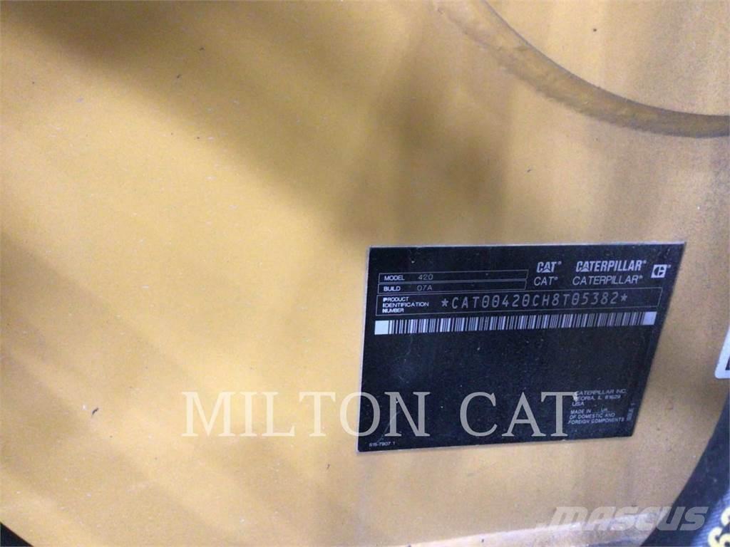 CAT 420 لوادر ذات جرافات عكسية