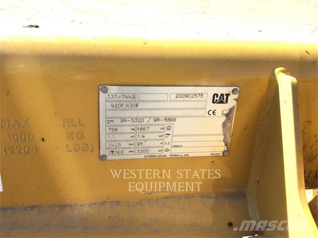 CAT 420 لوادر ذات جرافات عكسية