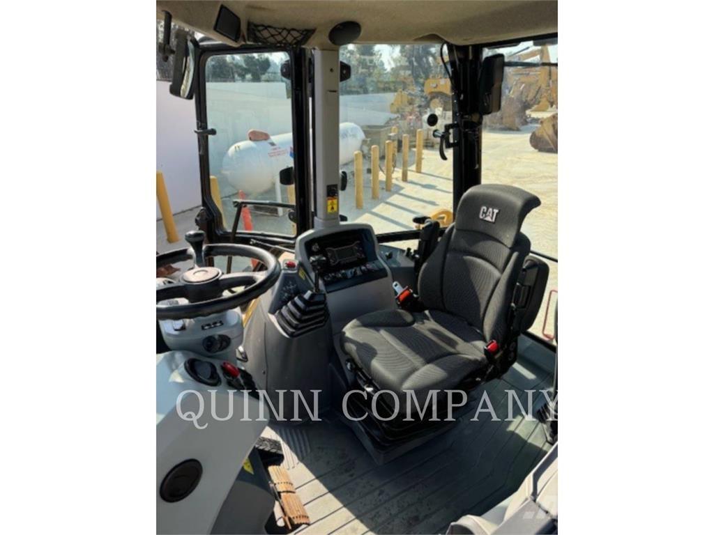 CAT 420 لوادر ذات جرافات عكسية