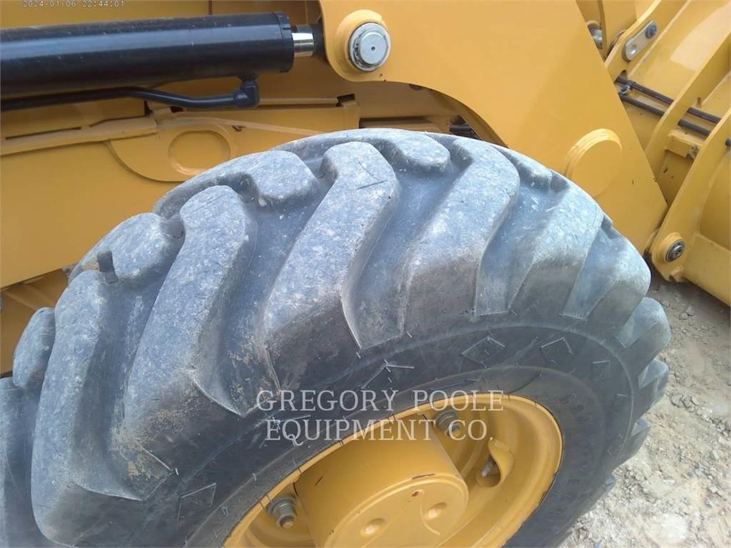 CAT 420-07 لوادر ذات جرافات عكسية