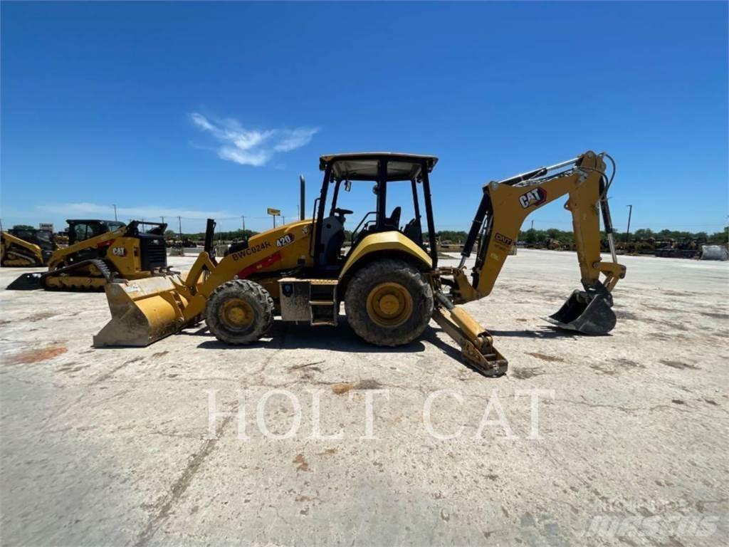 CAT 420 4SX لوادر ذات جرافات عكسية