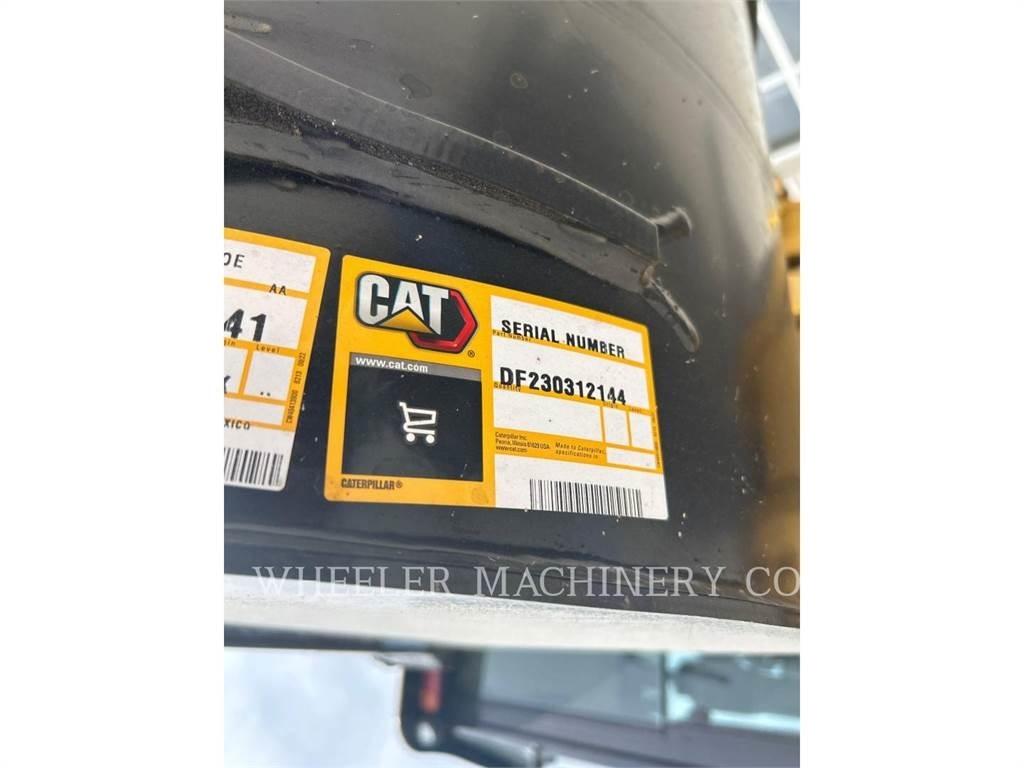 CAT 420 CF لوادر ذات جرافات عكسية