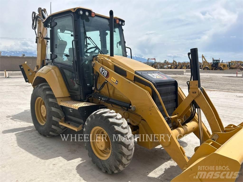 CAT 420 CF لوادر ذات جرافات عكسية