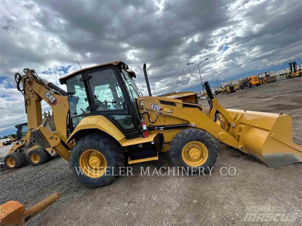 CAT 420 CF لوادر ذات جرافات عكسية
