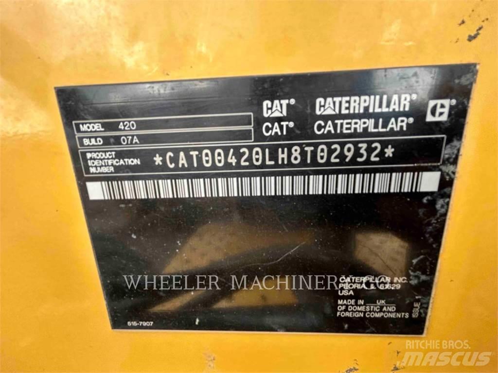 CAT 420 CF لوادر ذات جرافات عكسية