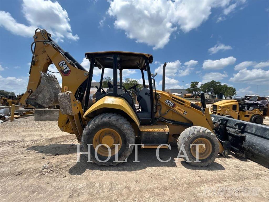 CAT 420 IT4SX لوادر ذات جرافات عكسية