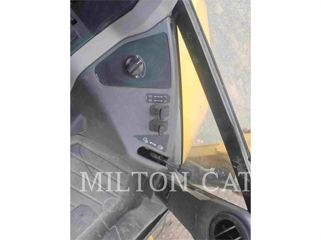 CAT 420 XE لوادر ذات جرافات عكسية