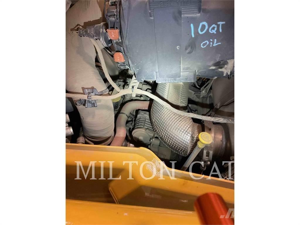 CAT 420 XE لوادر ذات جرافات عكسية