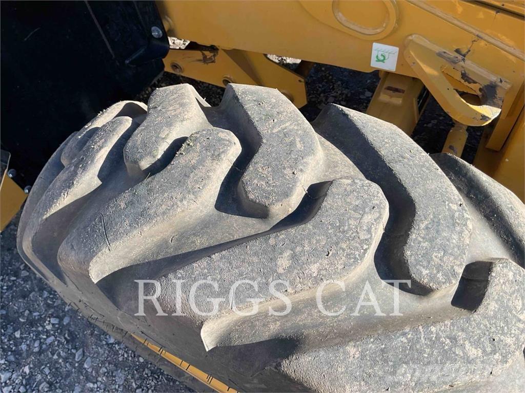 CAT 42007 لوادر ذات جرافات عكسية