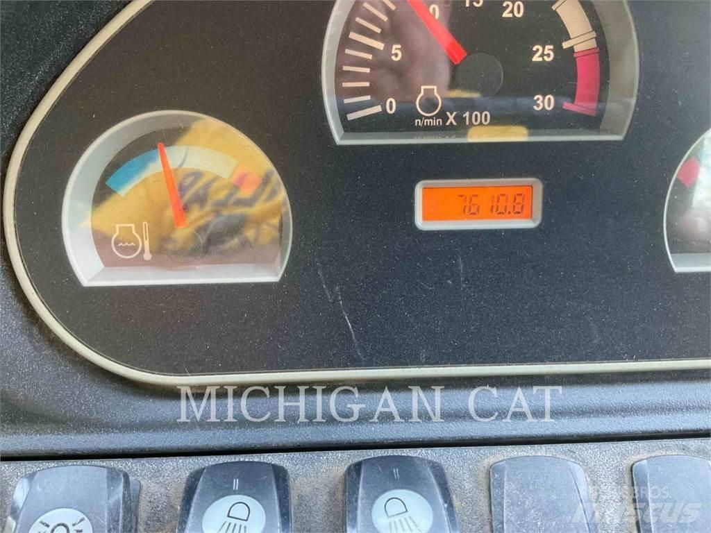 CAT 420E لوادر ذات جرافات عكسية