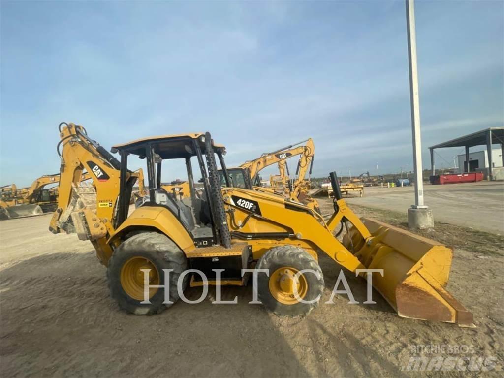 CAT 420F لوادر ذات جرافات عكسية