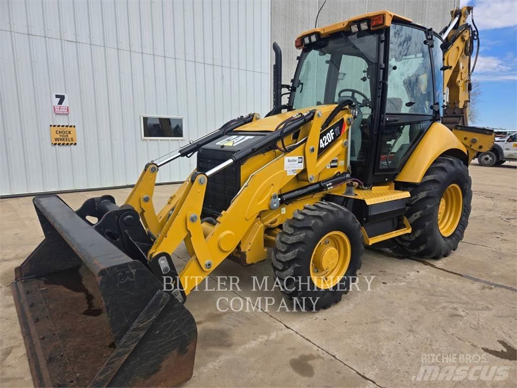 CAT 420F لوادر ذات جرافات عكسية