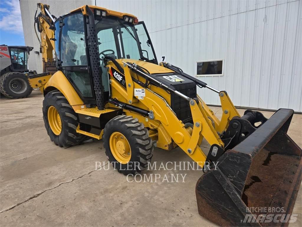 CAT 420F لوادر ذات جرافات عكسية