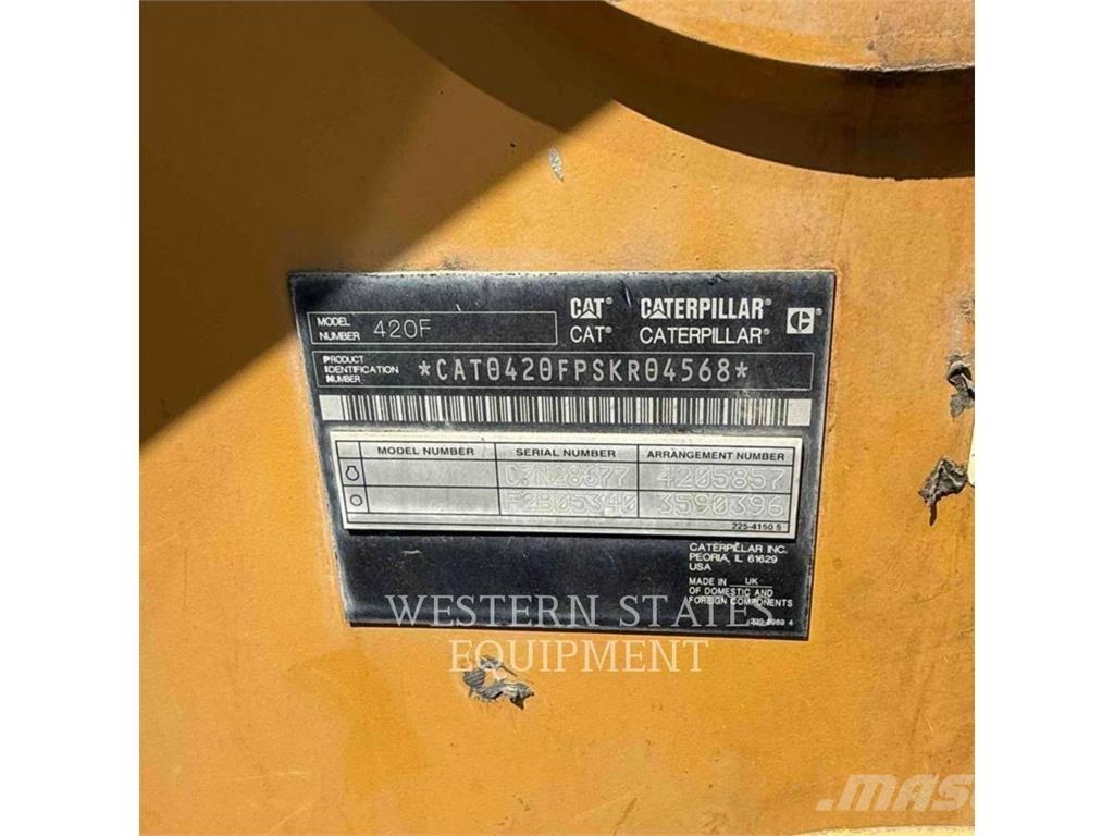 CAT 420F لوادر ذات جرافات عكسية