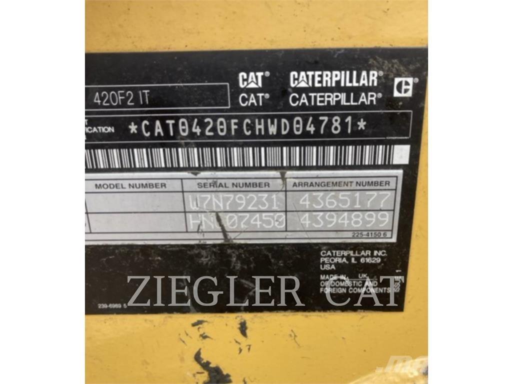 CAT 420F2 لوادر ذات جرافات عكسية
