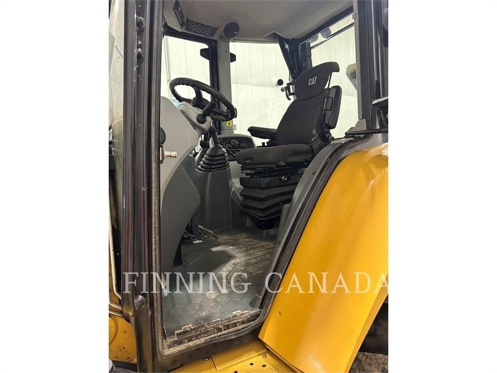 CAT 420F2 لوادر ذات جرافات عكسية