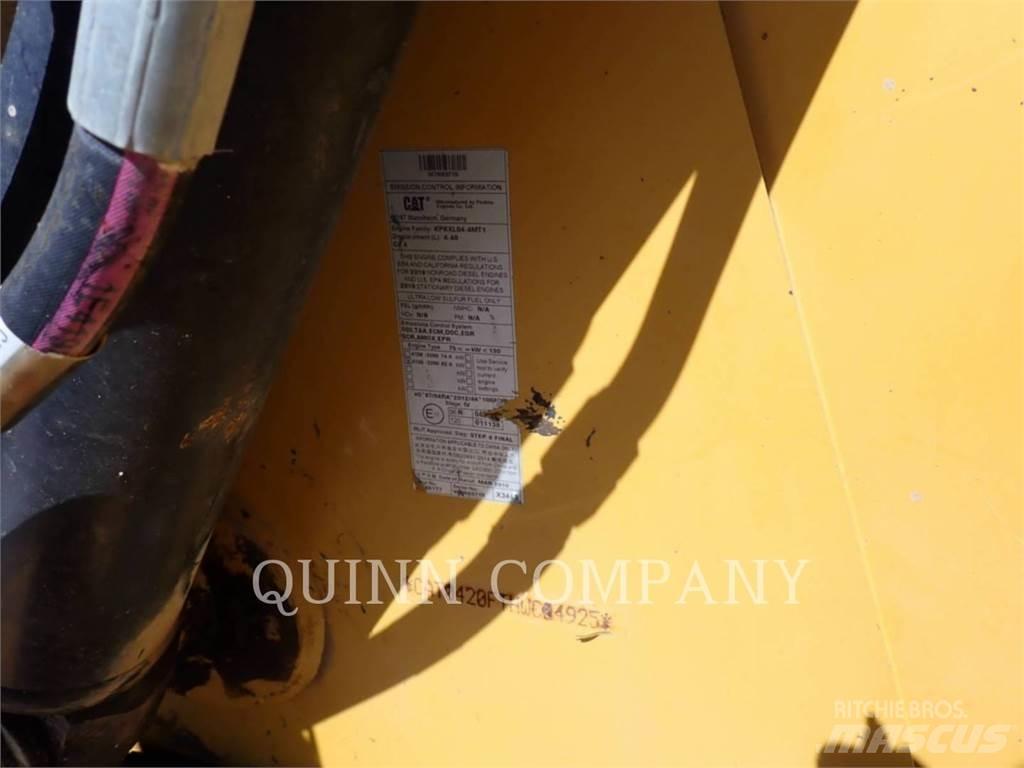 CAT 420F2 لوادر ذات جرافات عكسية