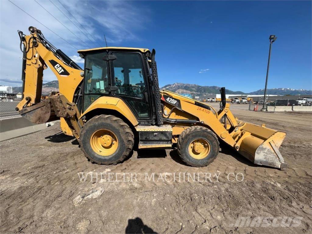 CAT 420F2 لوادر ذات جرافات عكسية