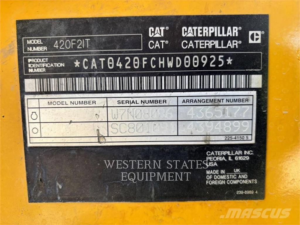 CAT 420F2 لوادر ذات جرافات عكسية
