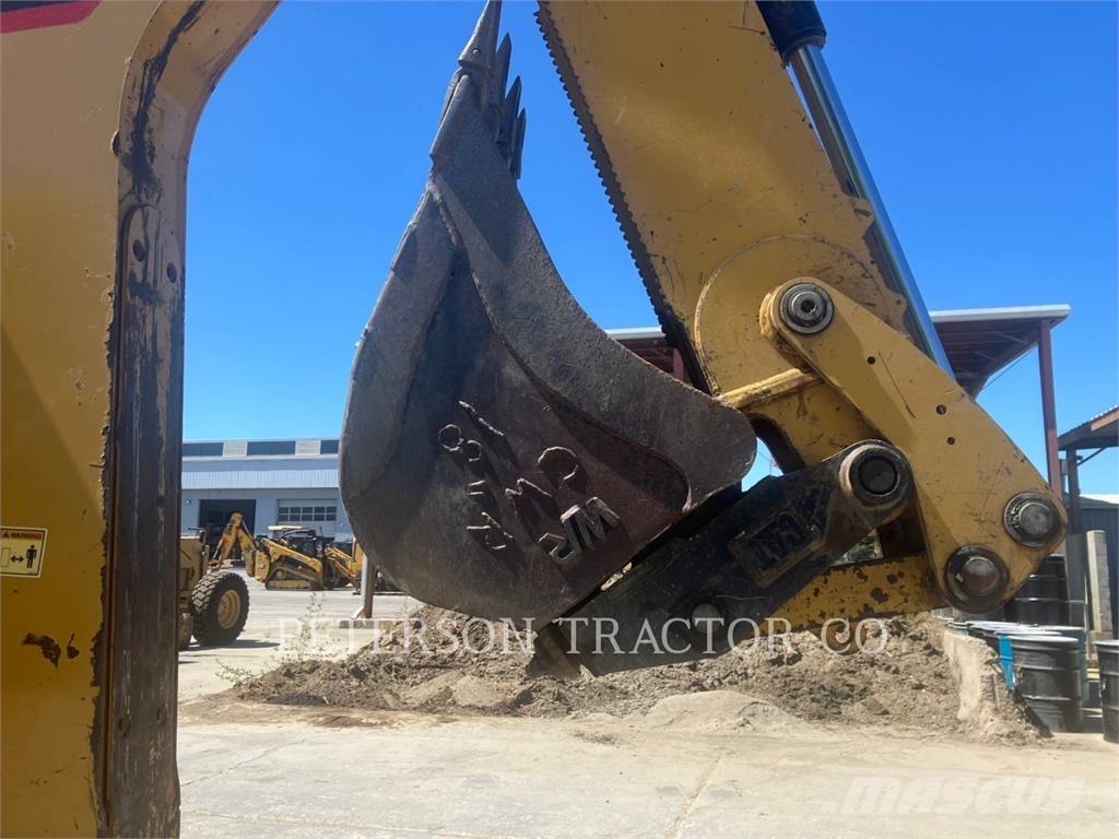 CAT 420F2 لوادر ذات جرافات عكسية