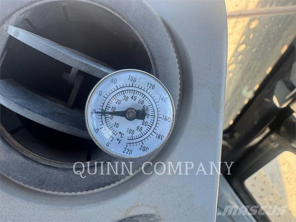 CAT 420F2 لوادر ذات جرافات عكسية