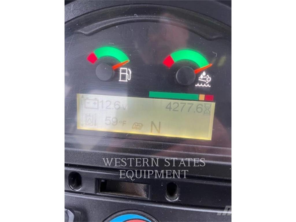 CAT 420F2 لوادر ذات جرافات عكسية