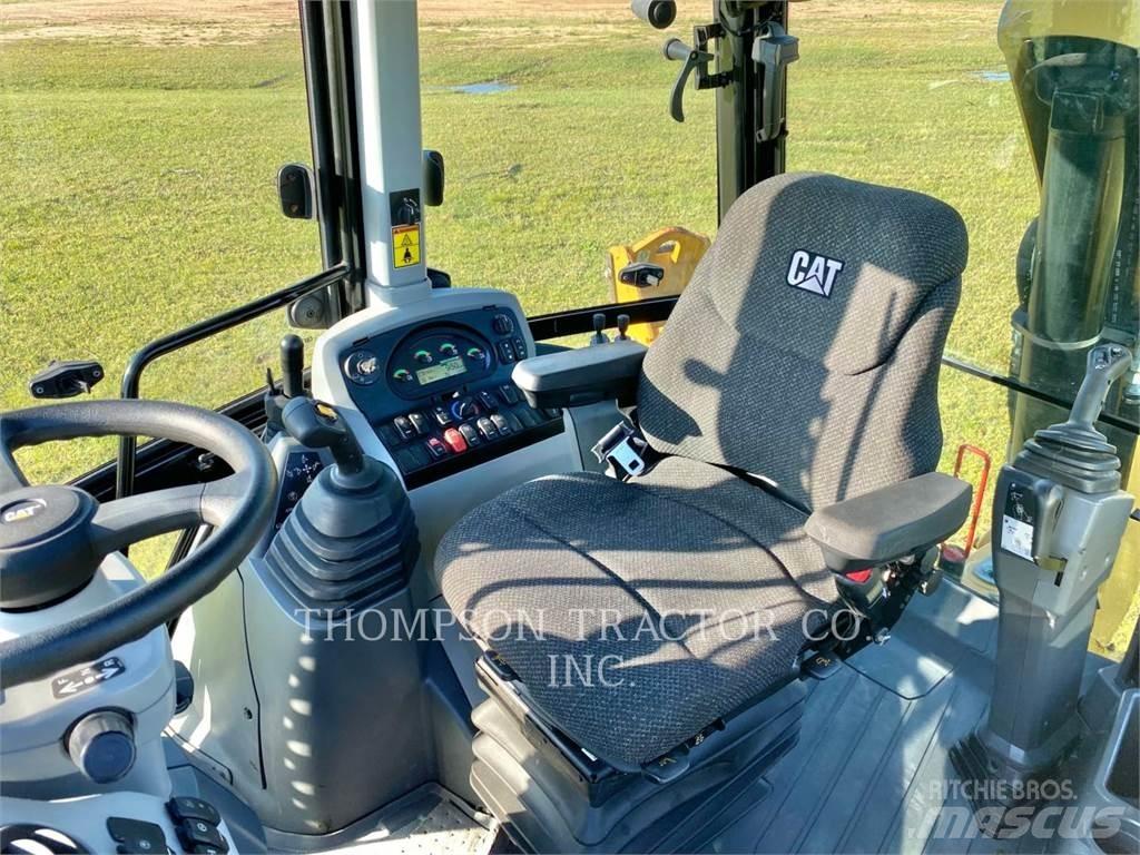 CAT 420F2 لوادر ذات جرافات عكسية