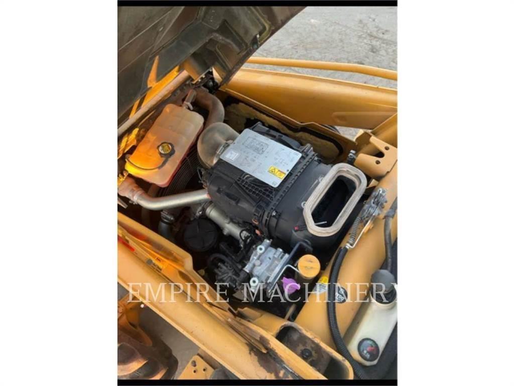 CAT 420F2 4EO لوادر ذات جرافات عكسية