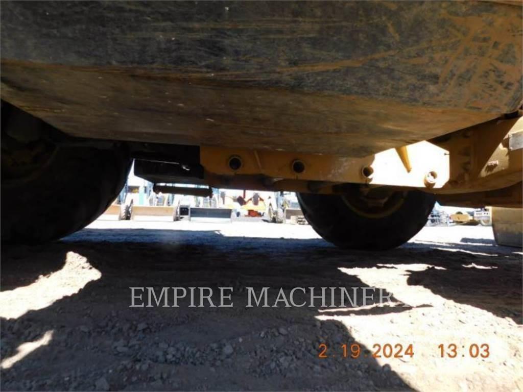 CAT 420F2 4EO لوادر ذات جرافات عكسية