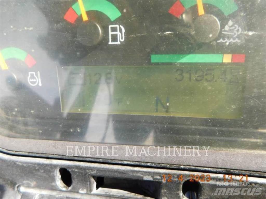CAT 420F2 4EO لوادر ذات جرافات عكسية