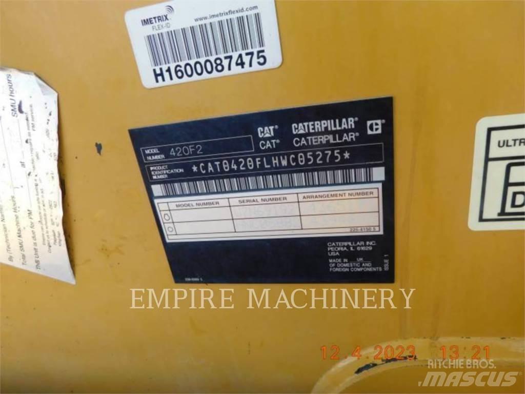 CAT 420F2 4EO لوادر ذات جرافات عكسية