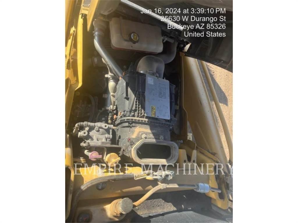 CAT 420F2 4EOP لوادر ذات جرافات عكسية