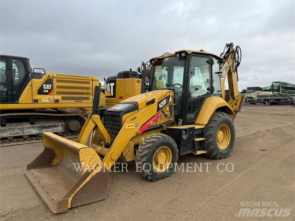 CAT 420F2 4WDE لوادر ذات جرافات عكسية
